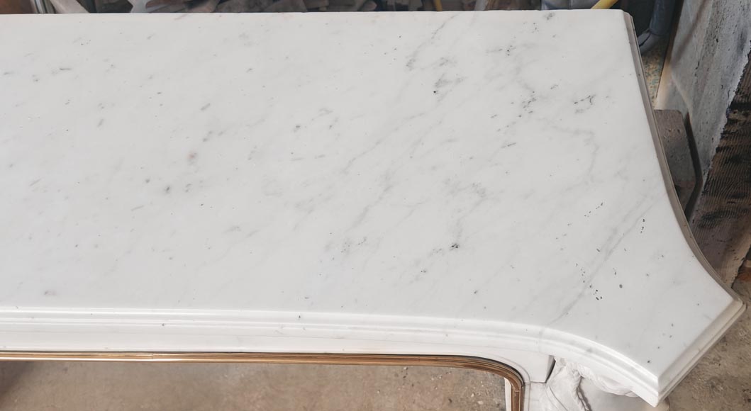 Cheminée en marbre statuaire aux cariatides et plaquage de marbre Brocatelle-13