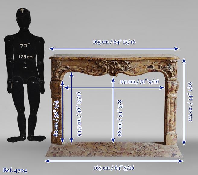 Cheminée d'époque Louis XV en brèche d'Alep avec coquille ailée-13