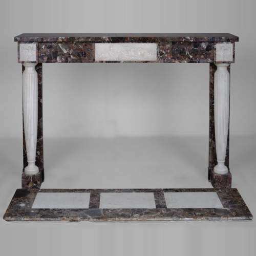 Cheminée de style neo Louis XVI en marbre imperator et statuaire