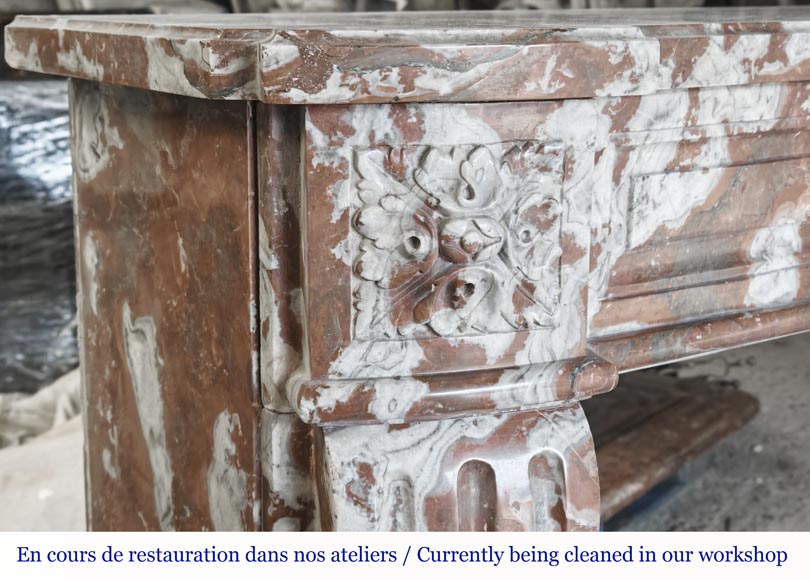 Cheminée de style Louis XVI légèrement galbée, en marbre Rouge du Nord Cheminée de style Louis XVI légèrement galbée, en marbre Rouge du Nord-4