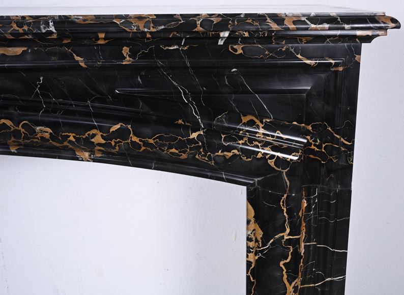 Cheminée de style Louis XIV en marbre Portor, à boudin et bandeau arrondie Cheminée de style Louis XIV en marbre Portor, à boudin et bandeau arrondie-6