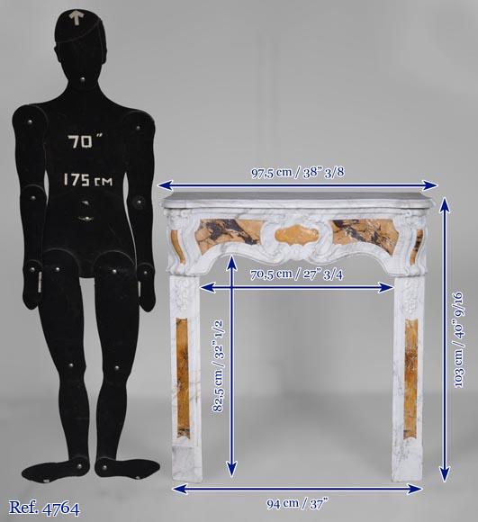 Petite cheminée provençale du XVIIIe siècle en brèche et marbre de Carrare véiné-9