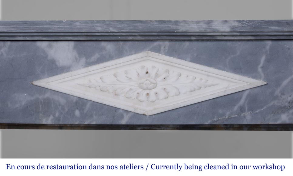 Cheminée de style restauration à colonnes détachées-1