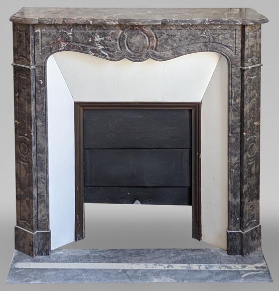 Cheminée ancienne de style Louis XV, modèle Pompadour, en marbre Bois Jourdan-0