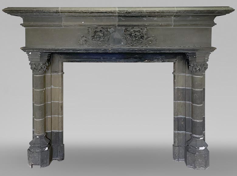 Cheminée ancienne en bois et carton de style Néo-Gothique - Bois