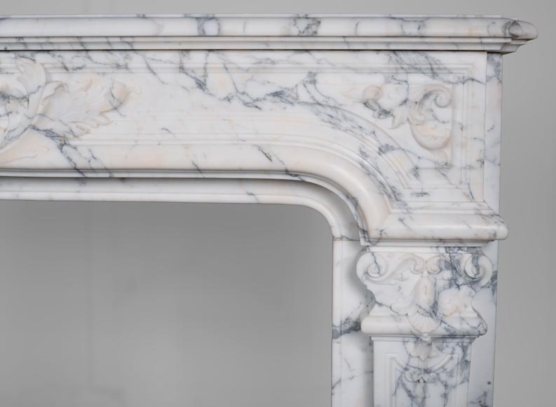 Belle Cheminée de style Régence à palmette en marbre Arabescato-9
