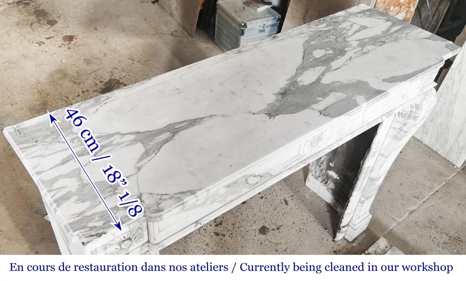 Cheminée de style Louis XVI décorée d'un tournesol, en marbre Arabescato Cheminée de style Louis XVI décorée d'un tournesol, en marbre Arabescato-9