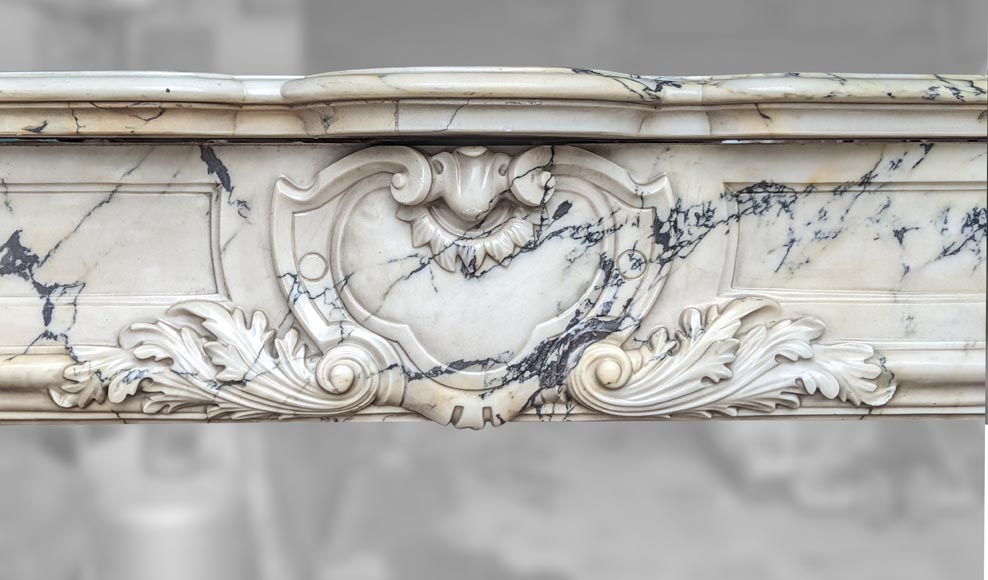 Cheminée de style Régence en marbre Paonazzo, XIXe siècle-1