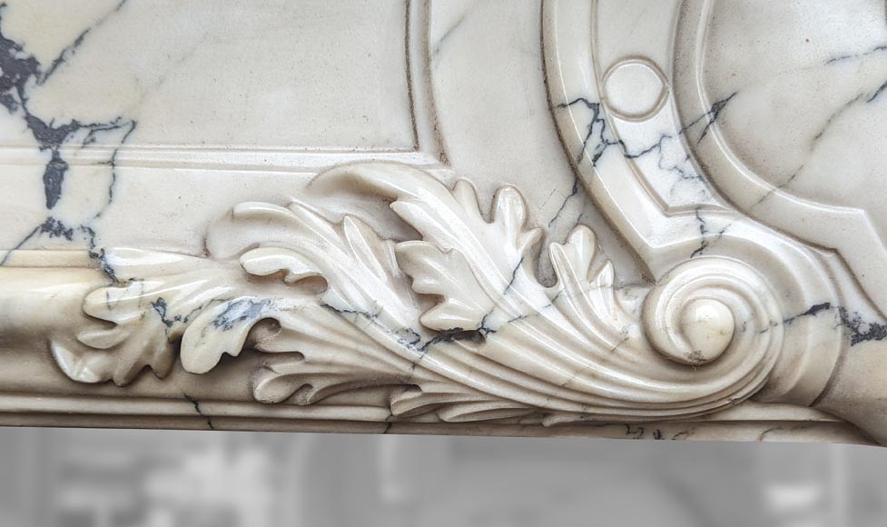 Cheminée de style Régence en marbre Paonazzo, XIXe siècle-3