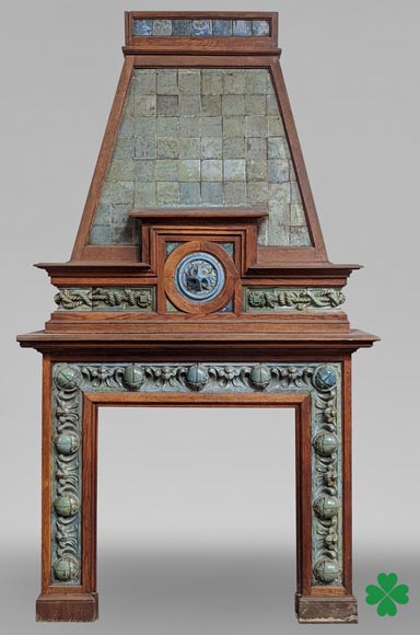 GENTIL & BOURDET – Cheminée en chêne et grès bleu à décor égyptisant, vers 1904-0