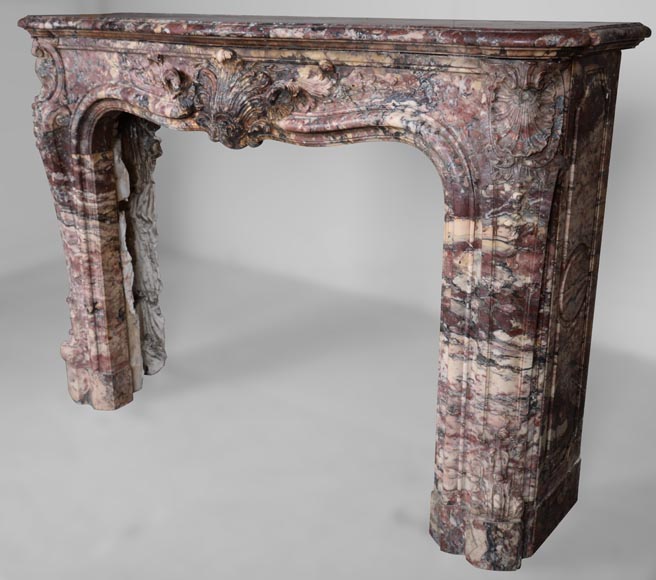Importante cheminée de style Louis XV ornée d'une feuillette, réalisé en marbre Fleur de Pêcher-10