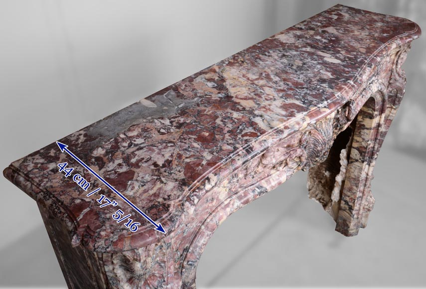 Importante cheminée de style Louis XV ornée d'une feuillette, réalisé en marbre Fleur de Pêcher-14