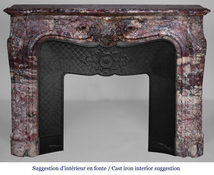 Importante cheminée de style Louis XV ornée d'une feuillette, réalisé en marbre Fleur de Pêcher-15