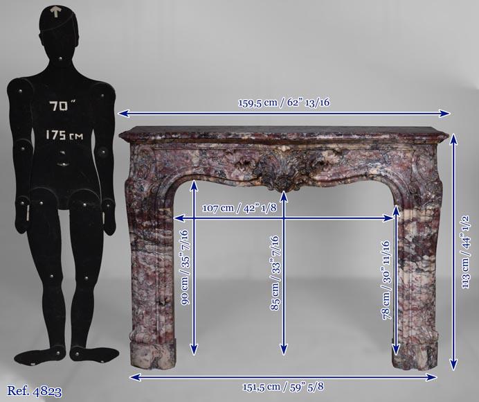 Importante cheminée de style Louis XV ornée d'une feuillette, réalisé en marbre Fleur de Pêcher-16