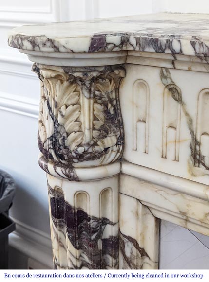 Cheminée de style Louis XVI à demi-colonnes et rudentures en Brèche Violette-4