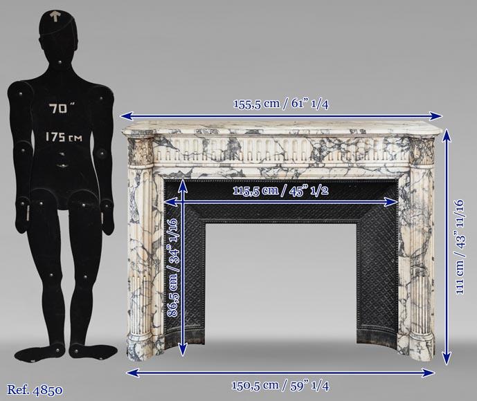 Cheminée de style Louis XVI à demi-colonnes et rudentures en marbre Arabescato-9