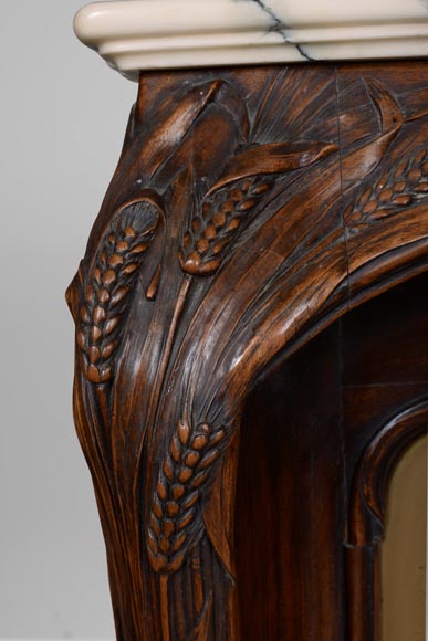 Cheminée de style Art Nouveau en bois de noyer et marbre Panazeau-4