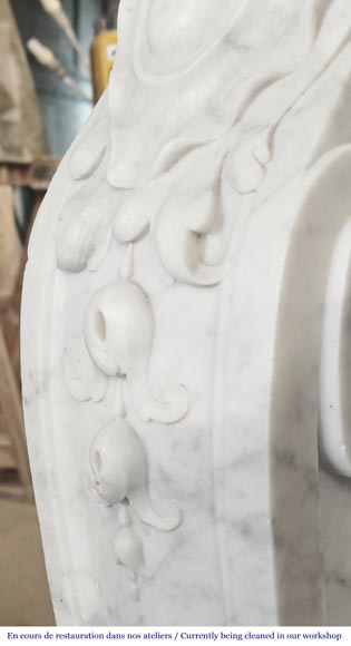 Importante cheminée de style Régence en marbre de Carrare-5