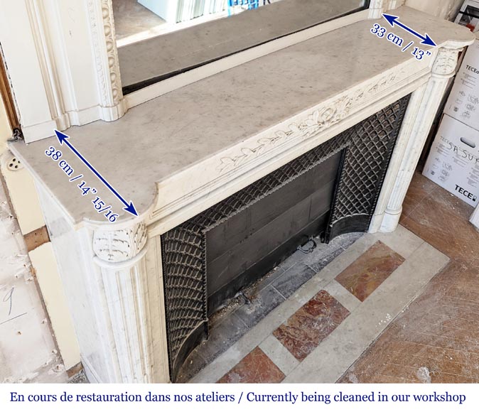 Cheminée de style Louis XVI aux demie colonnes en marbre de Carrare-10