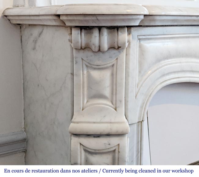Cheminée ancienne de style Louis XV, modèle Pompadour, en marbre de Carrare-3