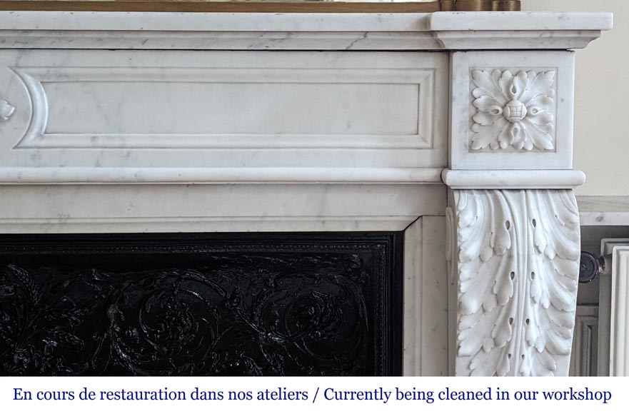Cheminée de style Louis XVI en marbre de Carrare-6