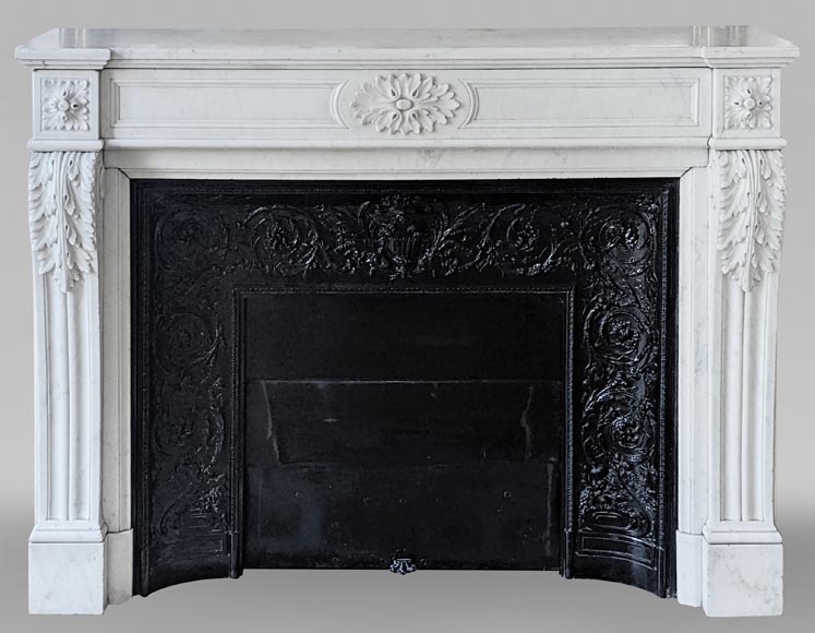 Cheminée de style Louis XVI en marbre de Carrare-0