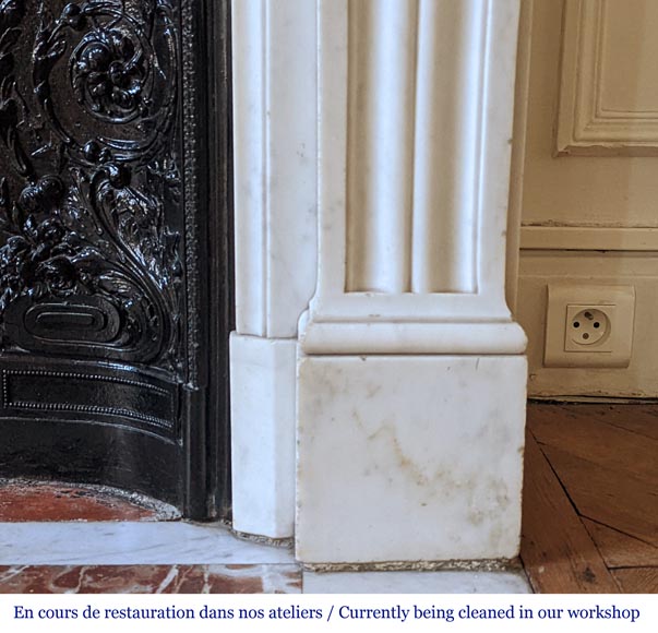 Cheminée de style Louis XVI en marbre de Carrare-7