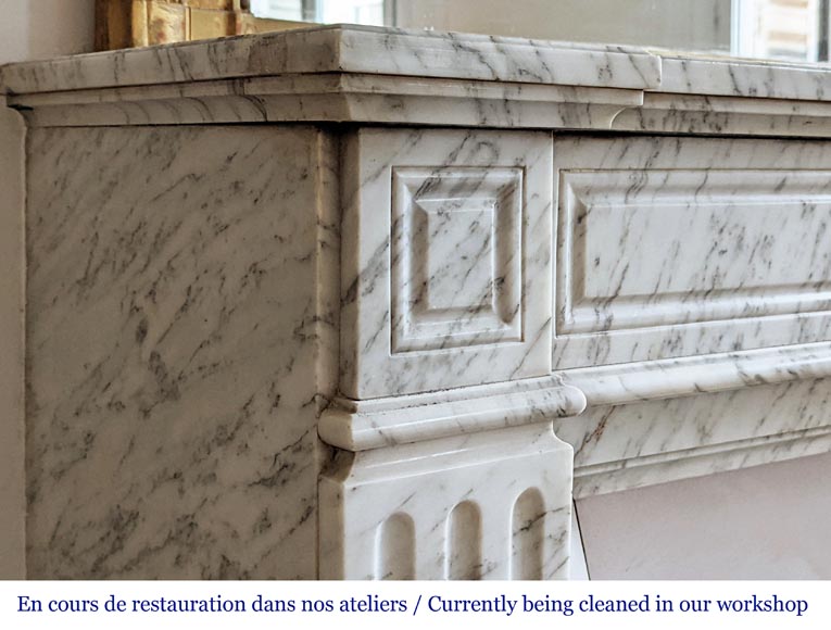 Petite cheminée de style Louis XVI en marbre de Carrare veiné-3