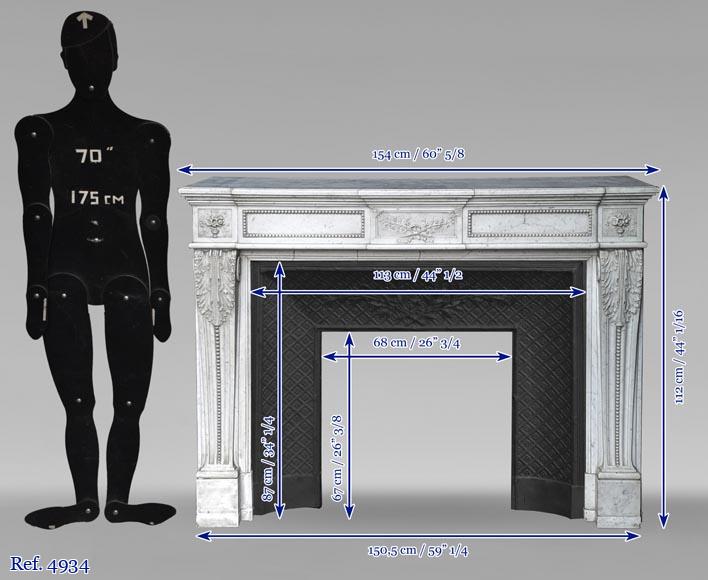 Belle cheminée de style Louis XVI aux vases fleuris en marbre de Carrare-14