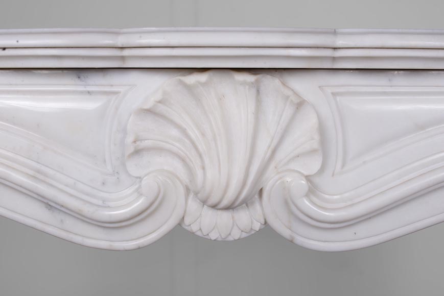 Cheminée de style Louis XV en marbre de Carrare-1