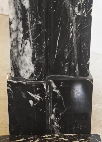Cheminée boudin de style Louis XIV en marbre noir marquina-7