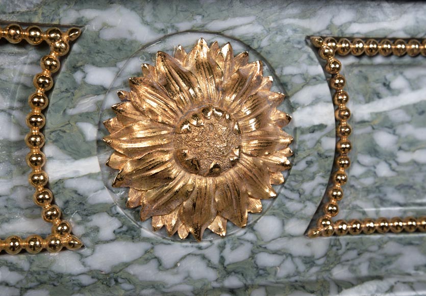 Cheminée de style Louis XVI en marbre vert d’Estours-2
