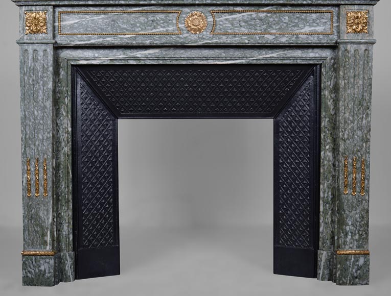 Cheminée de style Louis XVI en marbre vert d’Estours-11