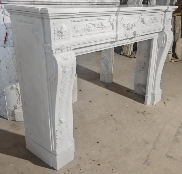 Cheminée de style Napoléon III très sculptée en marbre de Carrare Cheminée de style Napoléon III très sculptée en marbre de Carrare-5