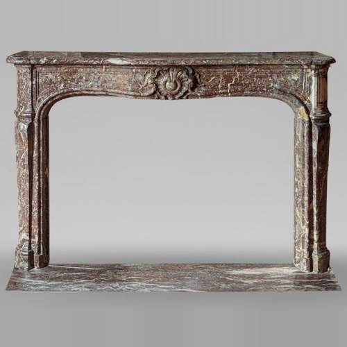 Cheminée d'époque Louis XV en marbre Rouge Royal