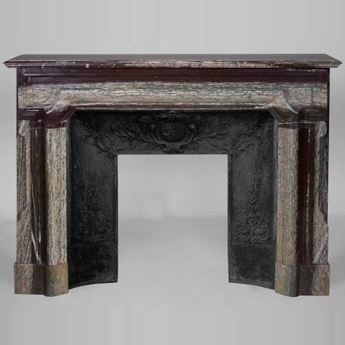 Cheminée de style Louis XIV en marbre Campan