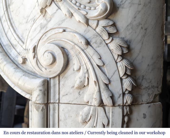 Exceptionnelle cheminée d'époque Napoléon III en marbre de Carrare veiné, orné d'un riche décor de palmettes et d'arabesques-15