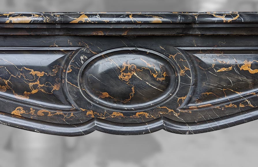 Cheminée de style Louis XV à marbre Portor-1