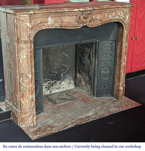 Cheminée d'époque Louis XV en marbre Rouge du Nord-3