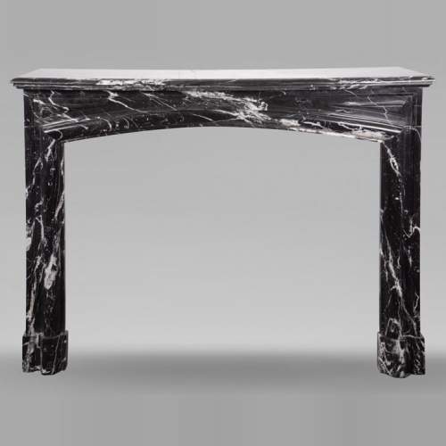 Cheminée de style Louis XIV en marbre noir Marquina