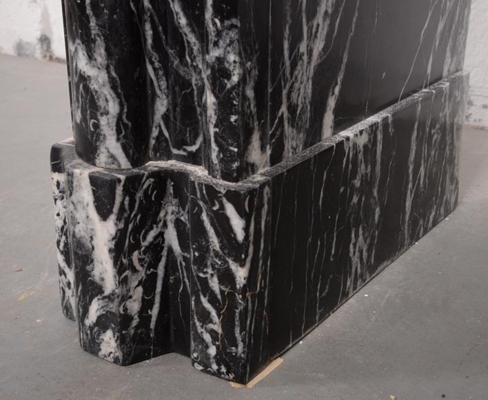 Cheminée de style Louis XIV en marbre noir Marquina-6