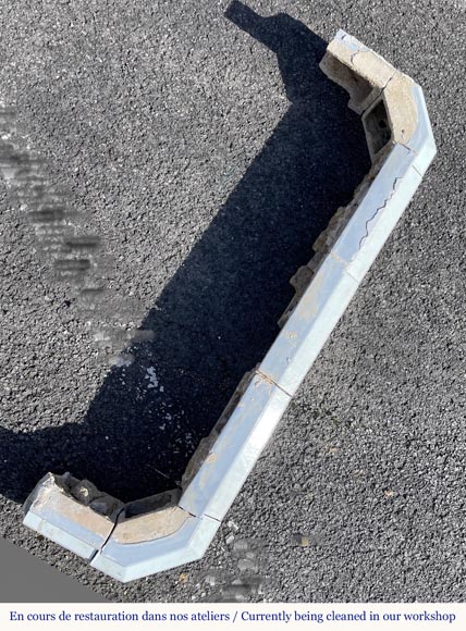 Loebnitz Paris, Poêle en céramique blanche à décor bleu Loebnitz Paris, Poêle en céramique blanche à décor bleu-5