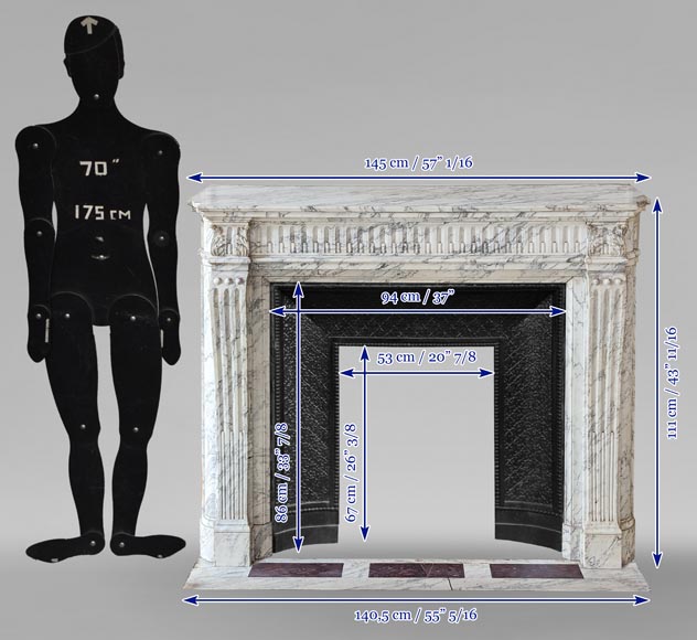 Cheminée de style Louis XVI à cannelures rudentées et chapiteaux sculptés en marbre Arabescato très veiné-13