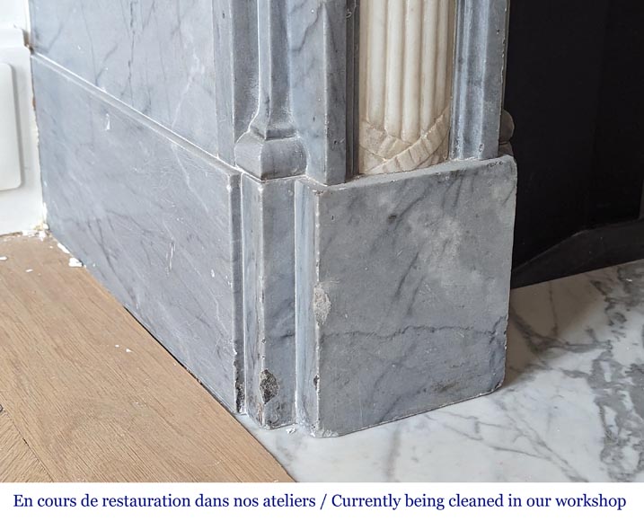 Cheminée de style Louis XVI bicolore à demi colonnes en marbre Turquin et statuaire-8