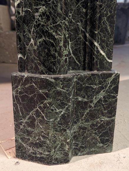 Cheminée de style Louis XIV à acrotères en marbre Vert de Mer Cheminée de style Louis XIV à acrotères en marbre Vert de Mer-8