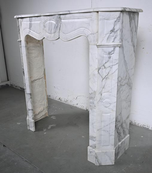 Cheminée de style Louis XV modèle Pompadour en marbre Arabescato-5