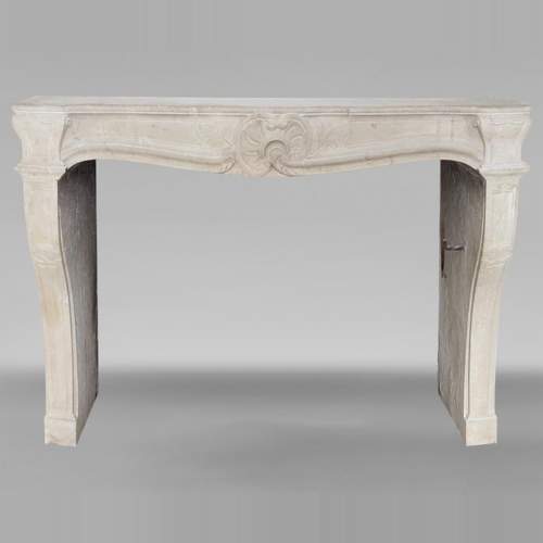 Cheminée de style Louis XV type Bourguignonne en pierre