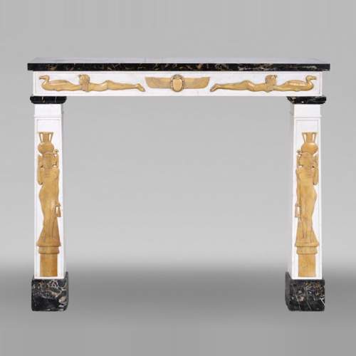 Cheminée ornée de motifs d’inspiration égyptienne, vers 1830