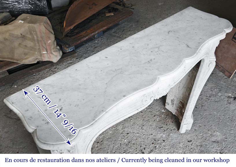 Cheminée style Louis XV à la coquille asymétrique, en marbre de Carrare-10