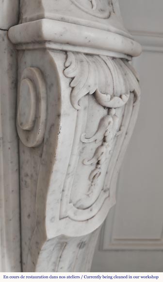 Grande cheminée de style Louis XV en marbre de Carrare Grande cheminée de style Louis XV en marbre de Carrare-11